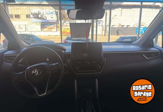 Autos - Toyota Corolla Cross SEG 2.0 CVT 2023 Nafta 65165Km - En Venta