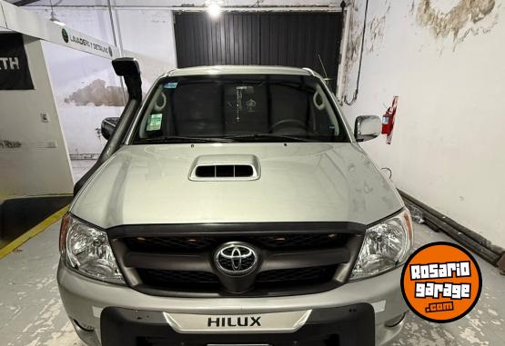 Camionetas - Toyota HILUX SRV 3.0 TDI 4X4 2006 Diesel 383000Km - En Venta