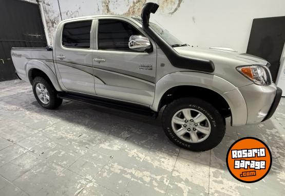 Camionetas - Toyota HILUX SRV 3.0 TDI 4X4 2006 Diesel 383000Km - En Venta