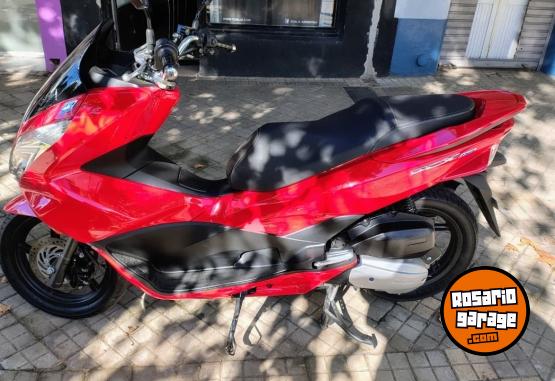 Motos - Honda PCX 150 2018 Nafta 13000Km - En Venta