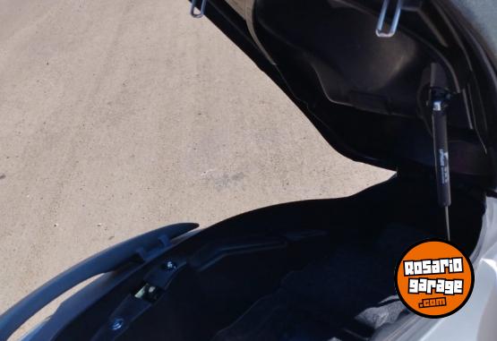 Motos - Kymco DOWNTOWN 350 I TCS 2024 Nafta 4785Km - En Venta