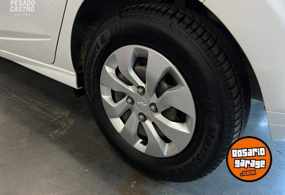 Autos - Chevrolet Onix Joy LS 2019 Nafta 83000Km - En Venta