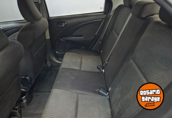 Autos - Toyota Etios 2021 Nafta 121000Km - En Venta
