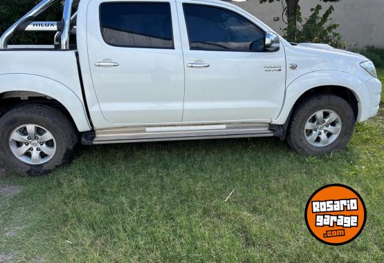 Camionetas - Toyota Hilux Srv 4x4 MT 2011 Diesel 330000Km - En Venta