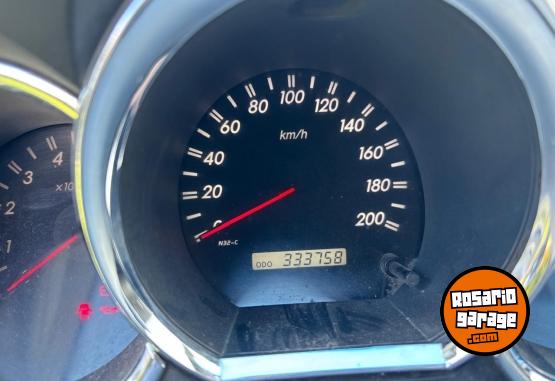 Camionetas - Toyota Hilux Srv 4x4 MT 2011 Diesel 330000Km - En Venta