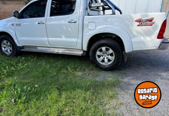 Camionetas - Toyota Hilux Srv 4x4 MT 2011 Diesel 330000Km - En Venta