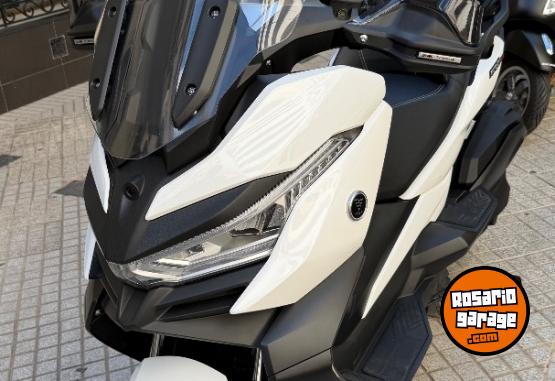 Motos - Voge sr4 max 2023 Nafta 9000Km - En Venta