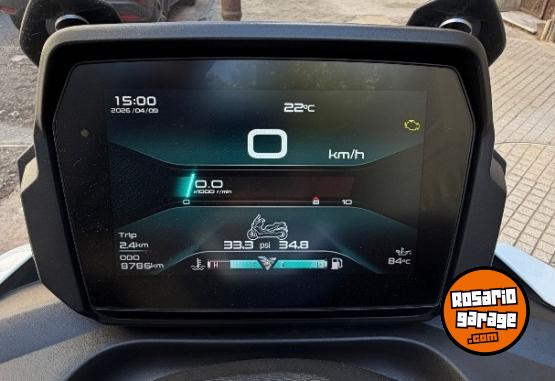 Motos - Voge sr4 max 2023 Nafta 9000Km - En Venta