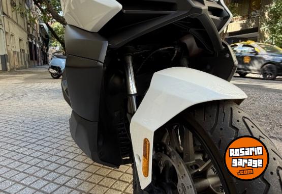 Motos - Voge sr4 max 2023 Nafta 9000Km - En Venta