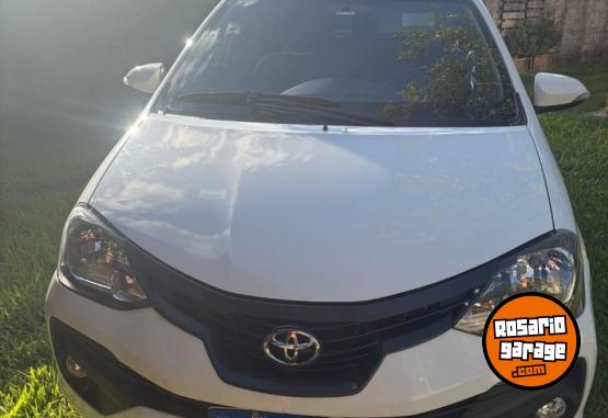 Autos - Toyota ETIOS XLS 2023 Nafta 83000Km - En Venta