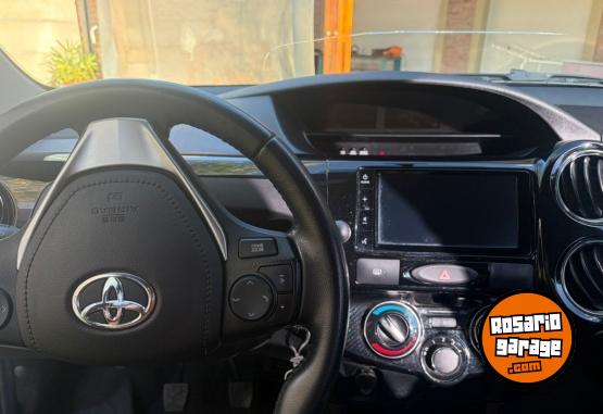 Autos - Toyota ETIOS XLS 2023 Nafta 83000Km - En Venta