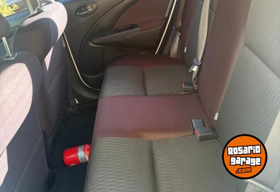Autos - Toyota ETIOS XLS 2023 Nafta 83000Km - En Venta