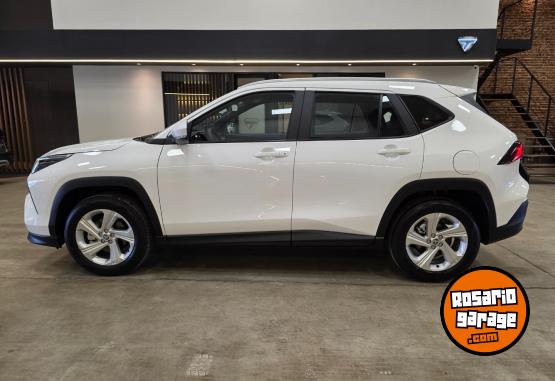 Autos - Toyota YARIS CROSS XLI CVT 0 KM 2026 Nafta 0Km - En Venta