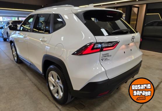 Autos - Toyota YARIS CROSS XLI CVT 0 KM 2026 Nafta 0Km - En Venta