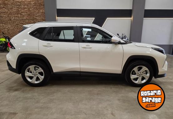 Autos - Toyota YARIS CROSS XLI CVT 0 KM 2026 Nafta 0Km - En Venta