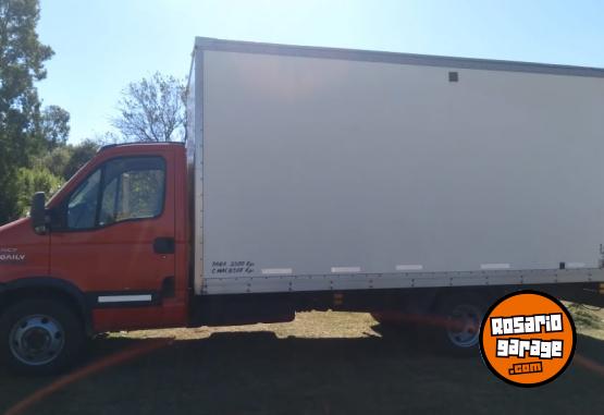 Camiones y Grúas - Vendo Usado - En Venta