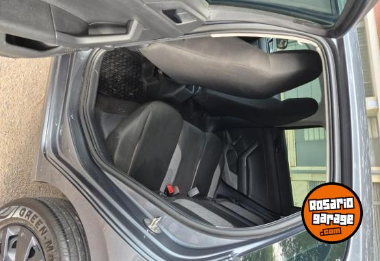 Autos - Volkswagen Polo Track 2023 Nafta 30000Km - En Venta