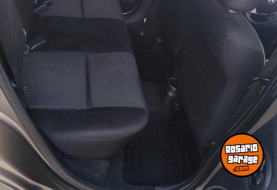 Autos - Toyota Etios 2016 Nafta 140000Km - En Venta