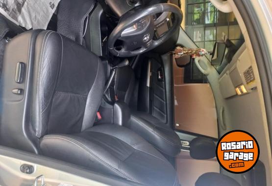 Camionetas - Toyota 2015 srv 2015 Diesel 128000Km - En Venta