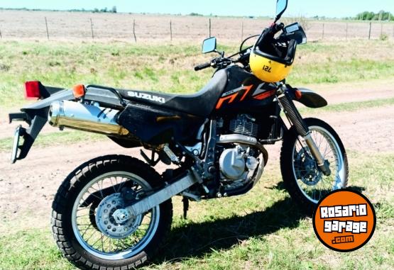 Motos - Suzuki DR 650 2024 Nafta 8000Km - En Venta