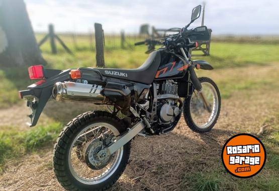 Motos - Suzuki DR 650 2024 Nafta 8000Km - En Venta