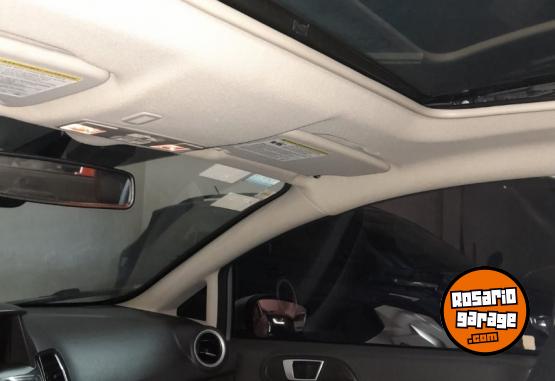 Autos - Ford Fiesta Titanium 2017 Nafta 77000Km - En Venta