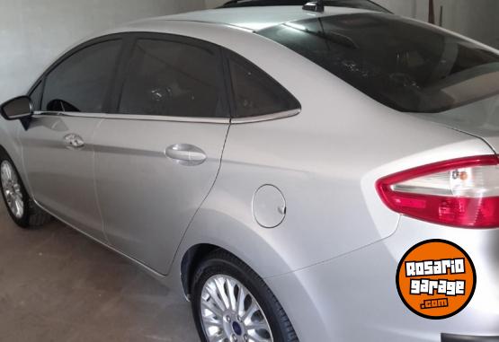 Autos - Ford Fiesta Titanium 2017 Nafta 77000Km - En Venta