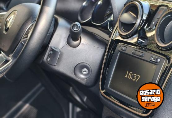 Utilitarios - Renault KANGOO STEPWAY 2024 Nafta 29000Km - En Venta