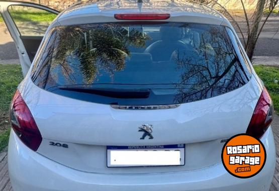 Autos - Peugeot 208 urban tech 2019 Nafta 105000Km - En Venta
