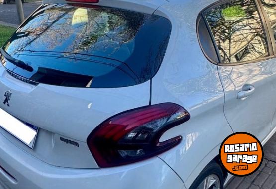 Autos - Peugeot 208 urban tech 2019 Nafta 105000Km - En Venta