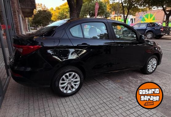 Autos - Fiat Cronos Pack Conectividad 2021 Nafta 98000Km - En Venta