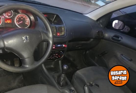 Autos - Peugeot 207 2010 Nafta 220000Km - En Venta