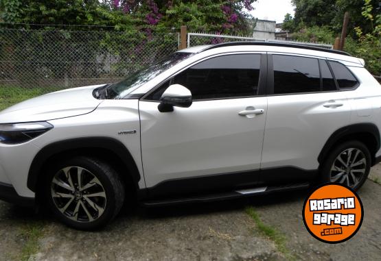 Autos - Toyota Corolla Cross SEG Hibr. 2022 Electrico / Hibrido 16900Km - En Venta