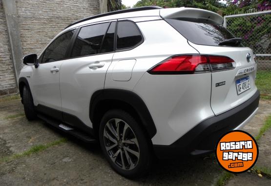 Autos - Toyota Corolla Cross SEG Hibr. 2022 Electrico / Hibrido 16900Km - En Venta