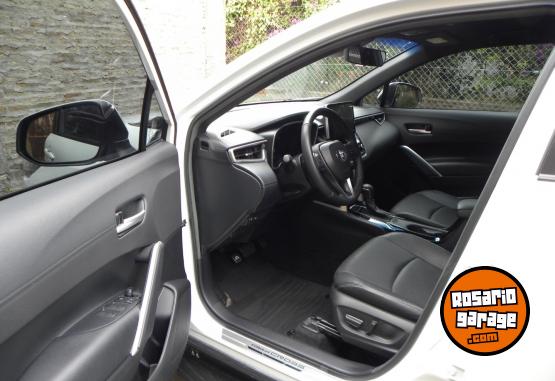 Autos - Toyota Corolla Cross SEG Hibr. 2022 Electrico / Hibrido 16900Km - En Venta