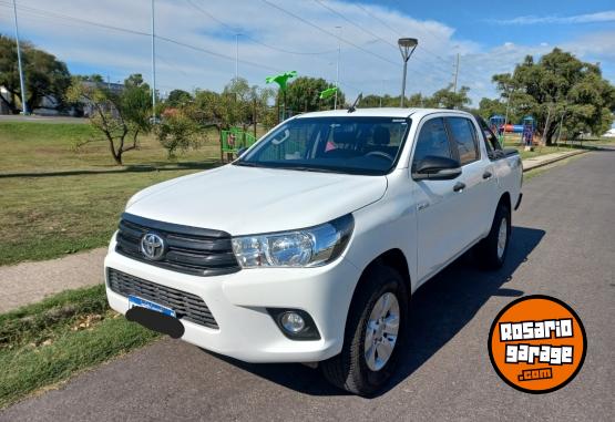 Camionetas - Toyota Hilux DX 2.4 4X4 2019 Diesel 200000Km - En Venta