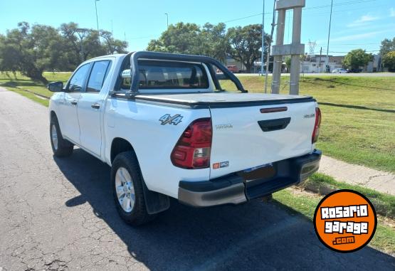 Camionetas - Toyota Hilux DX 2.4 4X4 2019 Diesel 200000Km - En Venta
