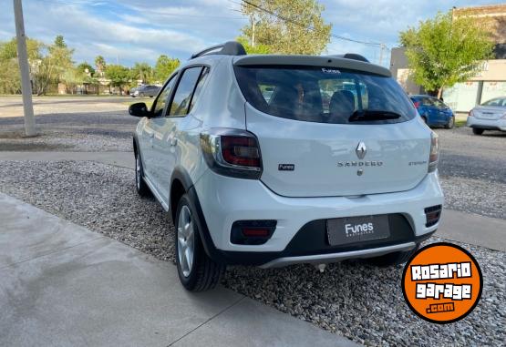 Autos - Renault Sandero 2019 GNC 150000Km - En Venta