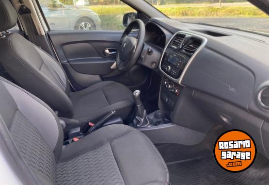 Autos - Renault Sandero 2019 GNC 150000Km - En Venta