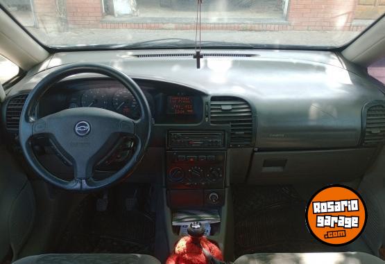Autos - Chevrolet ZAFIRA GLS 2.0 2002 Nafta 193000Km - En Venta