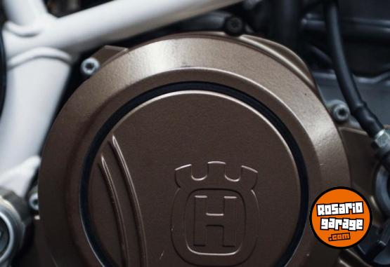 Motos - Husqvarna 701 supermoto 2018 Nafta 13500Km - En Venta