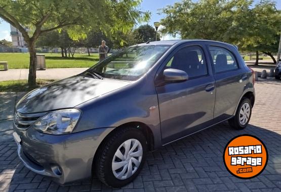 Autos - Toyota Etios XS 1.5 2015 Nafta 103000Km - En Venta