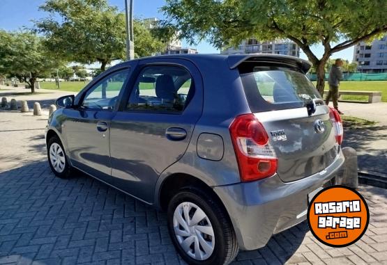Autos - Toyota Etios XS 1.5 2015 Nafta 103000Km - En Venta