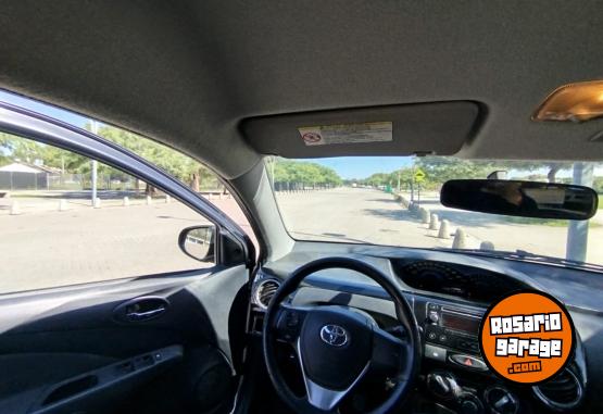 Autos - Toyota Etios XS 1.5 2015 Nafta 103000Km - En Venta