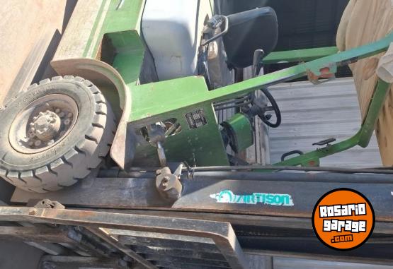 Camiones y Grúas - Autoelevador diesel - En Venta