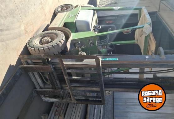 Camiones y Grúas - Autoelevador diesel - En Venta