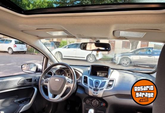 Autos - Ford Fiesta titanium kinetic 2011 Nafta 117000Km - En Venta