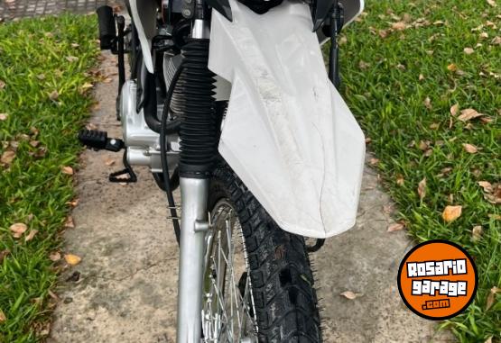 Motos - Motomel Skua 150 2023 Nafta 24300Km - En Venta