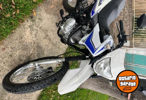 Motos - Motomel Skua 150 2023 Nafta 24300Km - En Venta