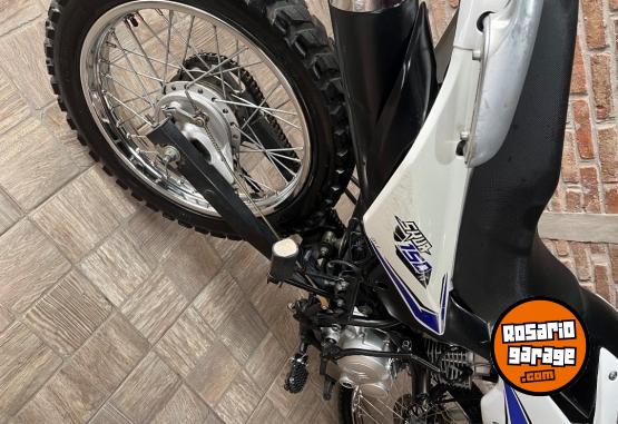 Motos - Motomel Skua 150 2023 Nafta 24300Km - En Venta